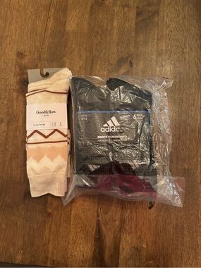 Bundle: Adidas Men's Cushions Crew Socks - 6 Pack & Goodfellow Crew Socks